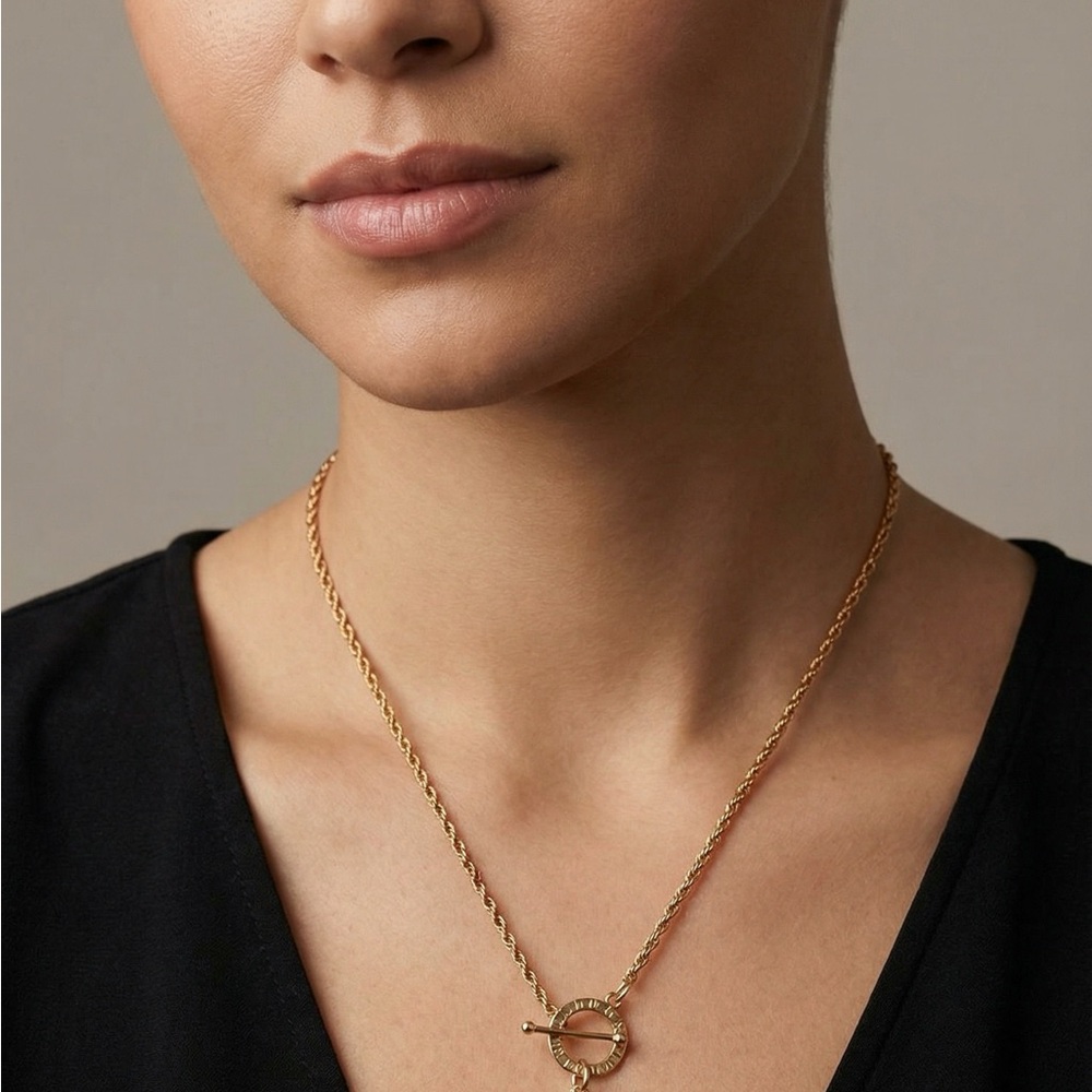 Elegant Gold Necklace